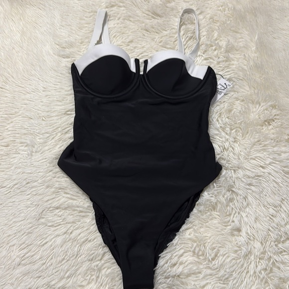 Express Color Block Body Contour One Piece Swimsuit - Picture 4 of 6
